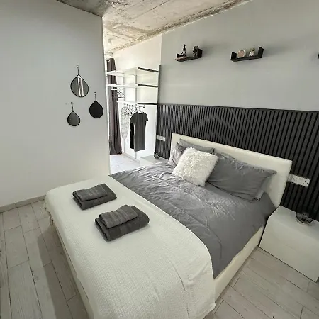 Sea View House *